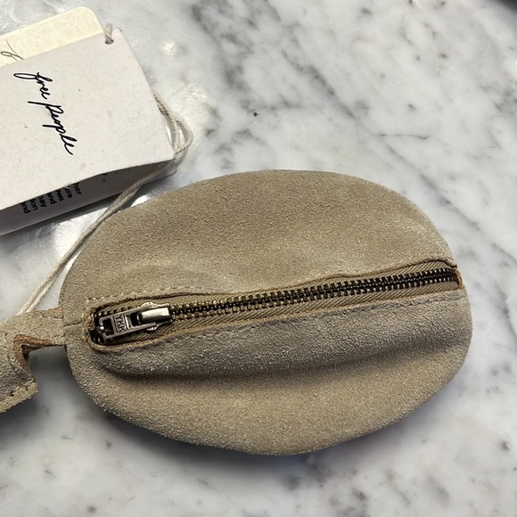 Free People Kingsley Natural Suede Wristlet NWT - Picture 11 of 16